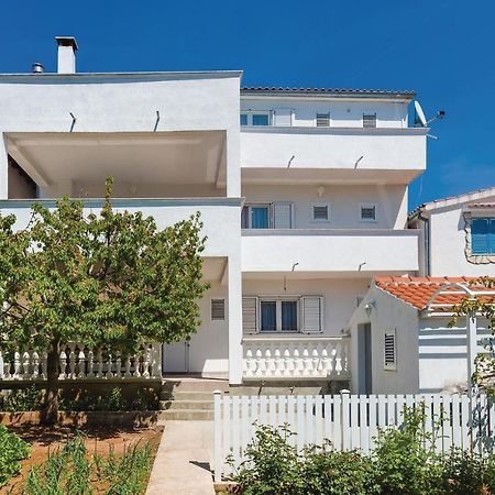 4 Bedroom Cozy Apartment In Vodice Exterior photo